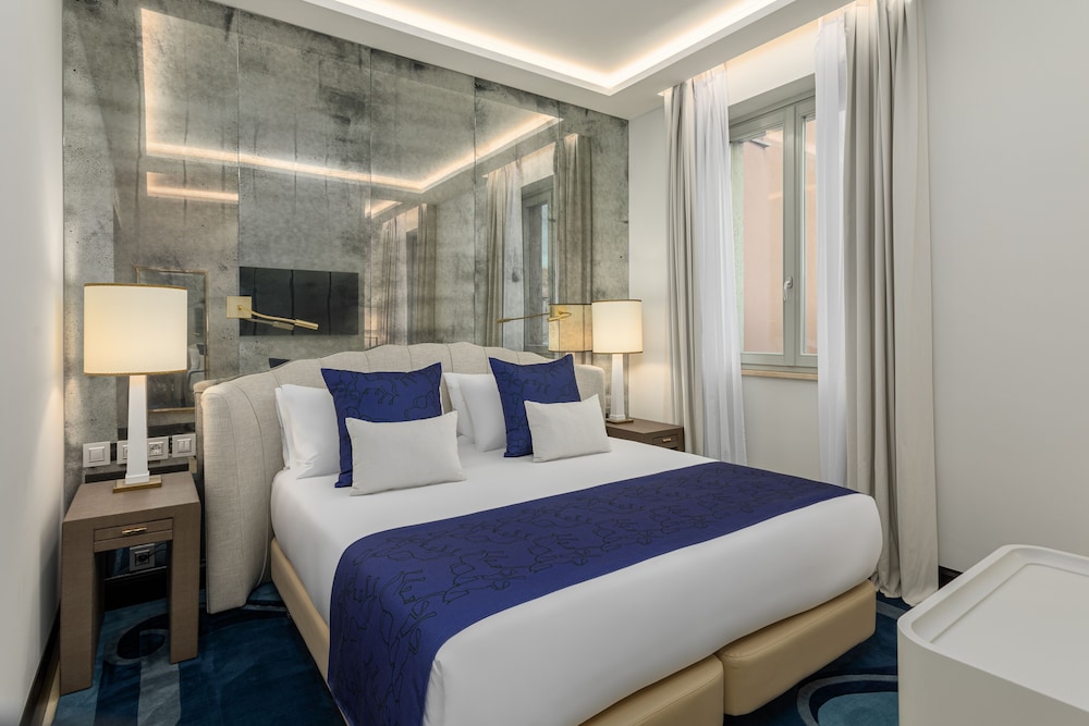 Room Mate Collection Filippo, Rome-Fontana di Trevi — Hotel rooms in Rome, Lazio