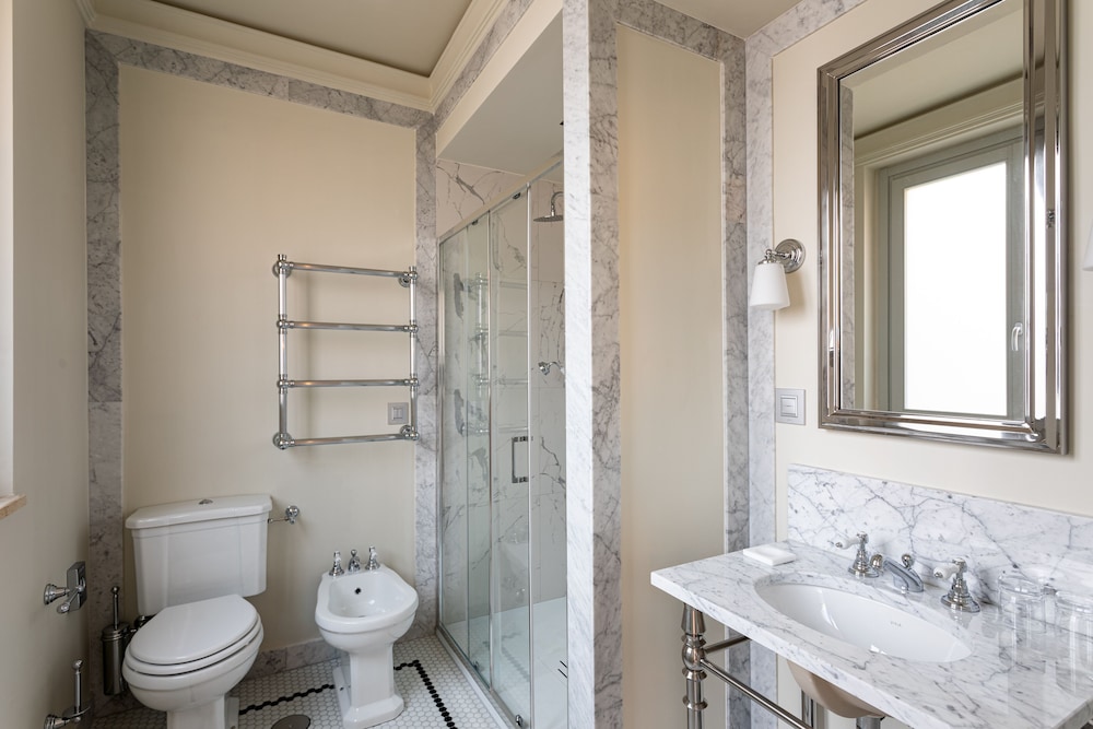 Room Mate Collection Filippo, Rome-Fontana di Trevi — Hotel rooms in Rome, Lazio