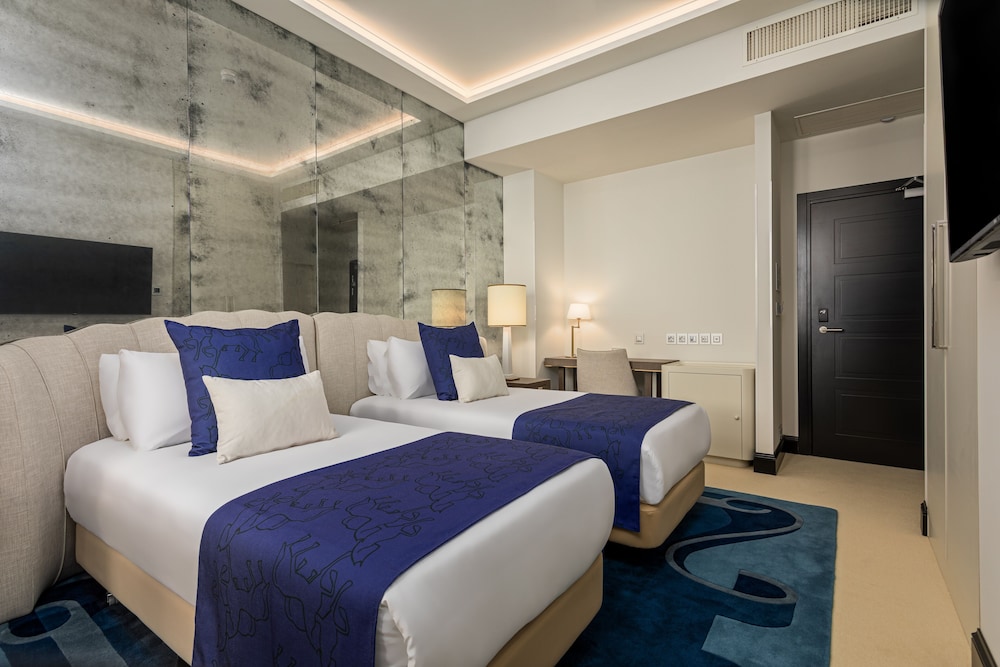 Room Mate Collection Filippo, Rome-Fontana di Trevi — Hotel rooms in Rome, Lazio