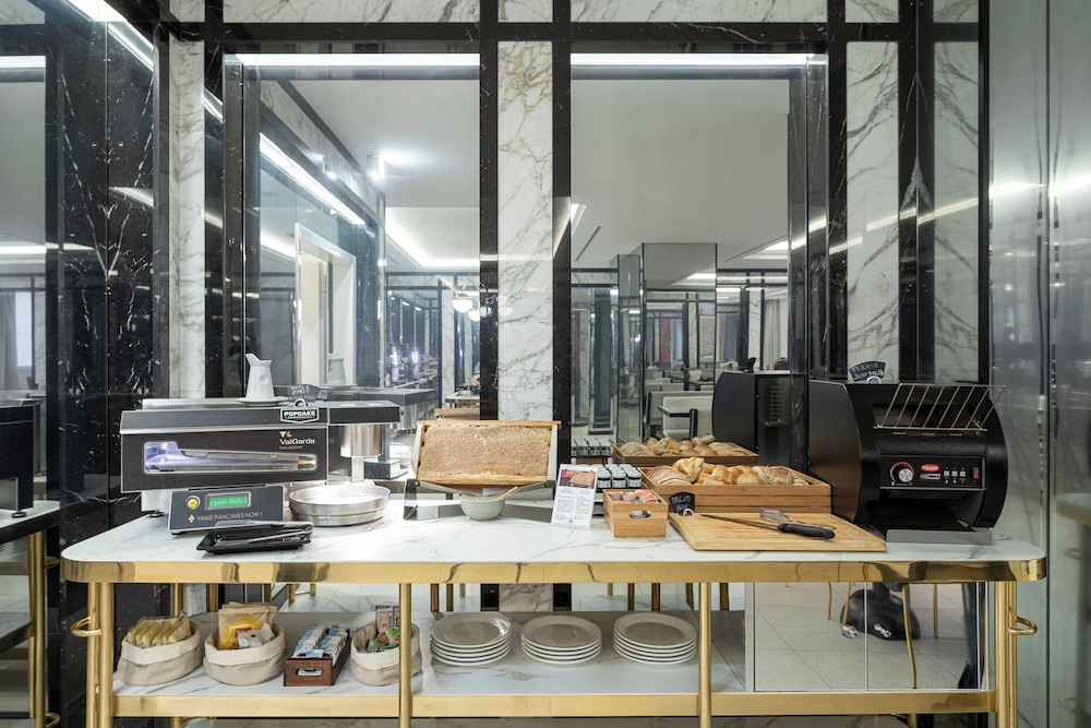 Room Mate Collection Filippo, Rome-Fontana di Trevi — Restaurant & bars in Rome, Lazio
