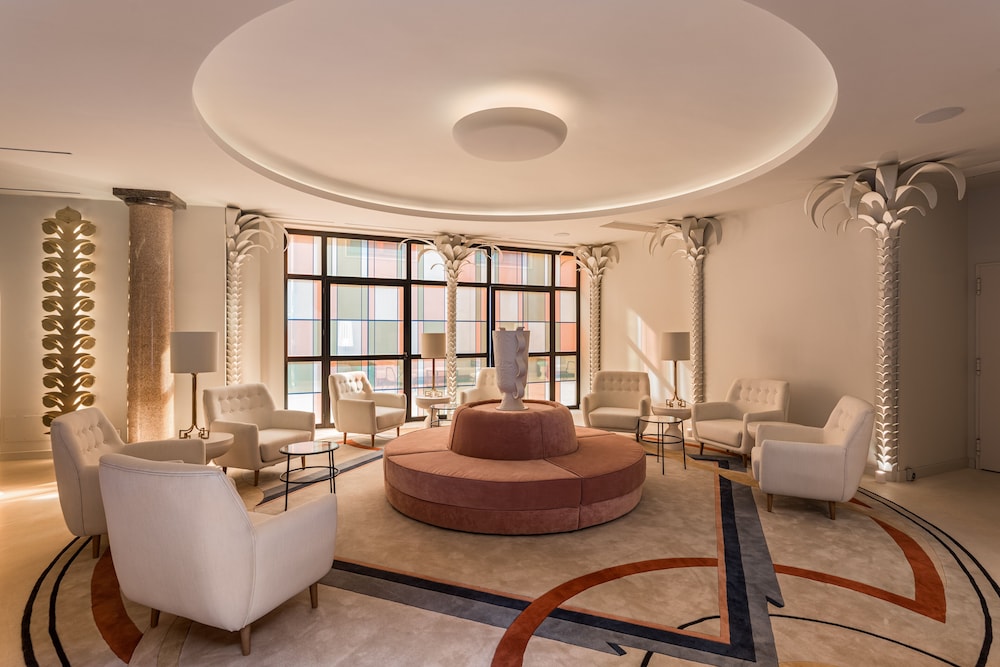Room Mate Collection Filippo, Rome-Fontana di Trevi — Hotel building in Rome, Lazio