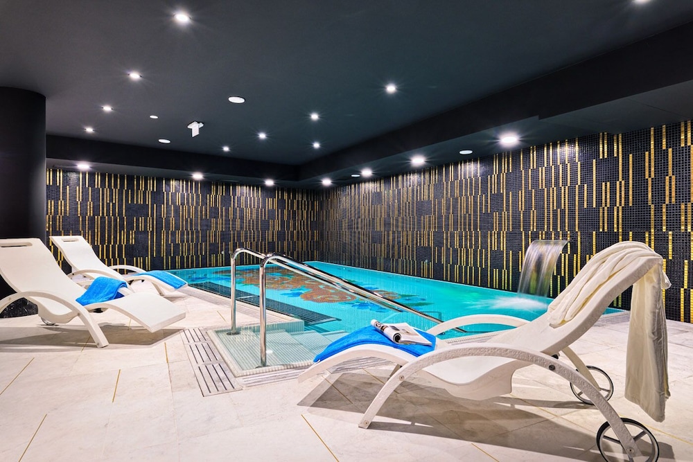 Hotel Ferreus Modern Art Deco — Swimming pool in Krakow, Lesser Poland
