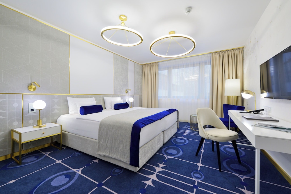 Hotel Ferreus Modern Art Deco — Hotel rooms in Krakow, Lesser Poland