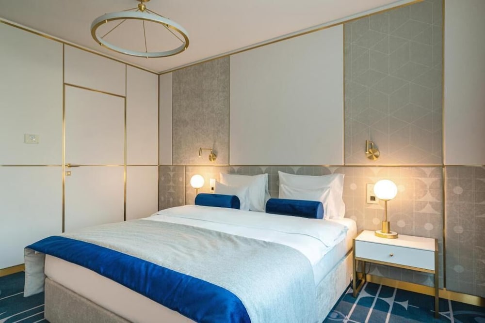 Hotel Ferreus Modern Art Deco — Hotel rooms in Krakow, Lesser Poland