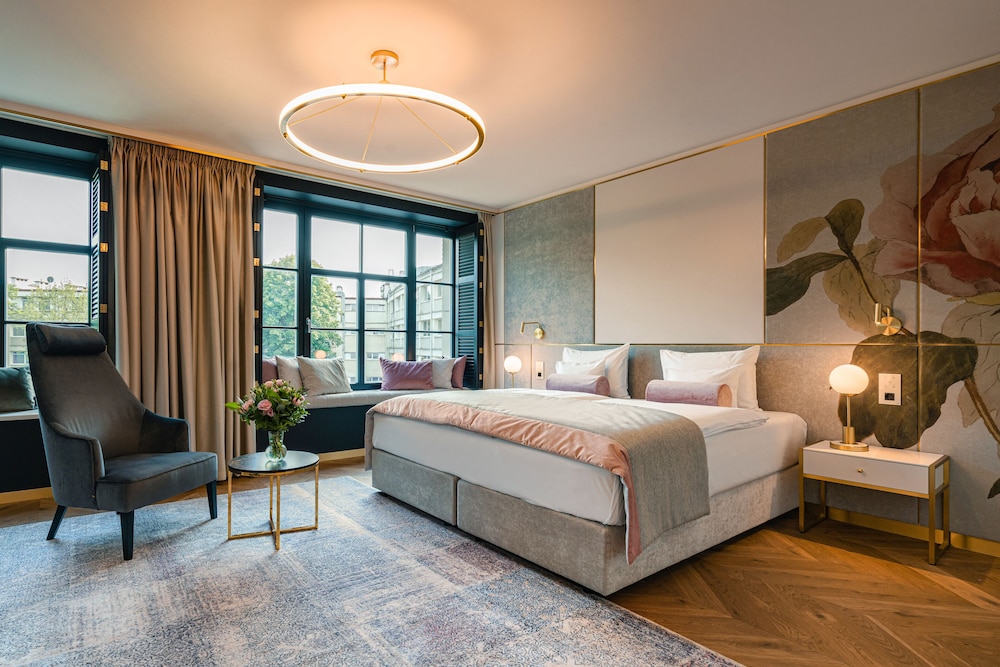 Hotel Ferreus Modern Art Deco — Hotel rooms in Krakow, Lesser Poland