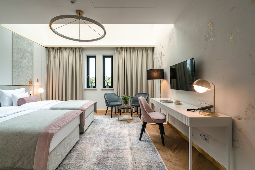 Hotel Ferreus Modern Art Deco — Hotel rooms in Krakow, Lesser Poland
