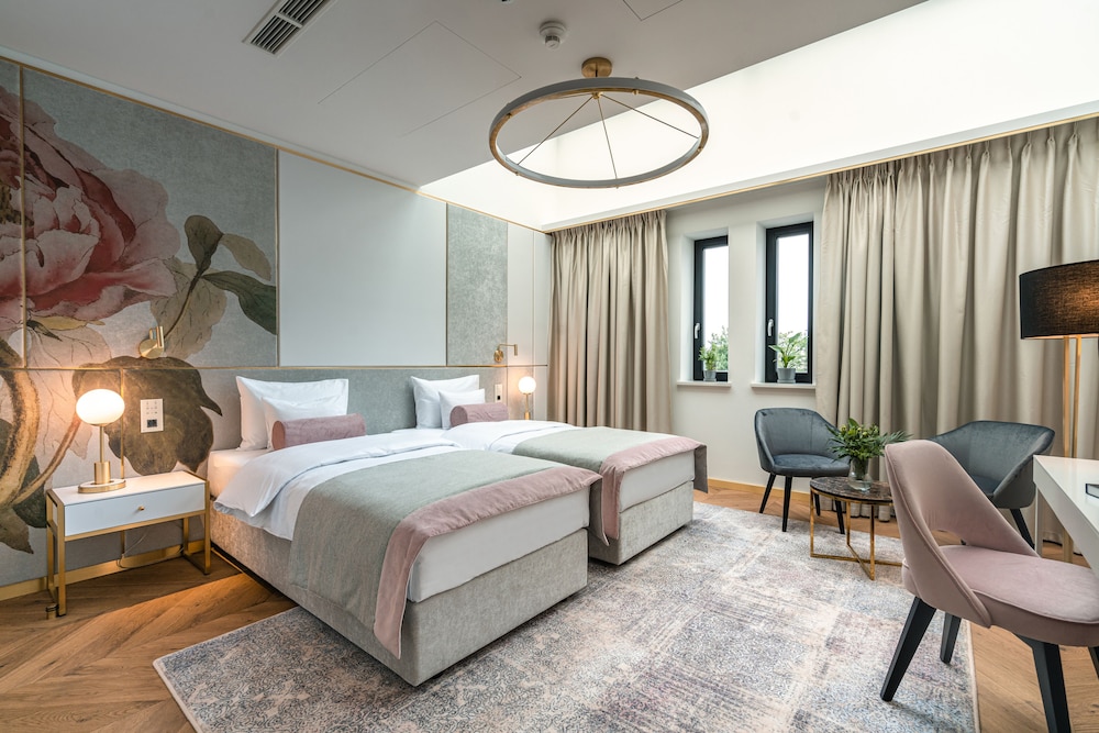 Hotel Ferreus Modern Art Deco — Hotel rooms in Krakow, Lesser Poland