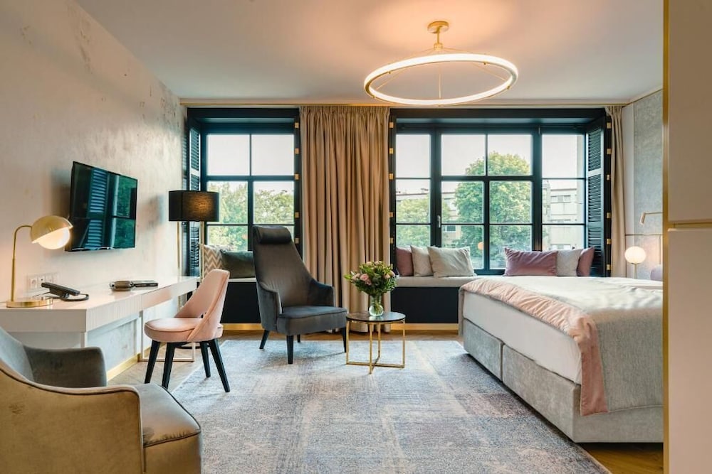 Hotel Ferreus Modern Art Deco — Hotel rooms in Krakow, Lesser Poland