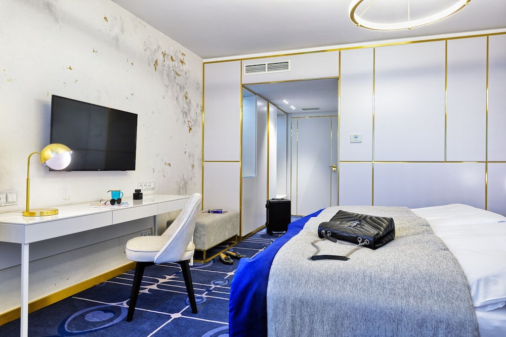 Hotel Ferreus Modern Art Deco — Hotel rooms in Krakow, Lesser Poland