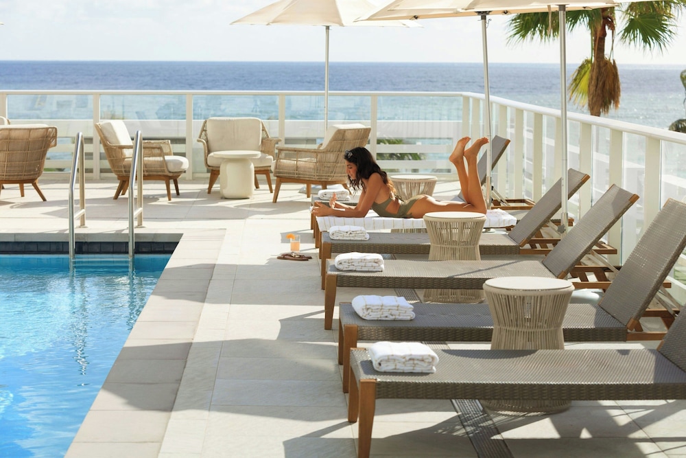 AC Hotel by Marriott Fort Lauderdale Beach — Swimming pool in Fort Lauderdale, Florida