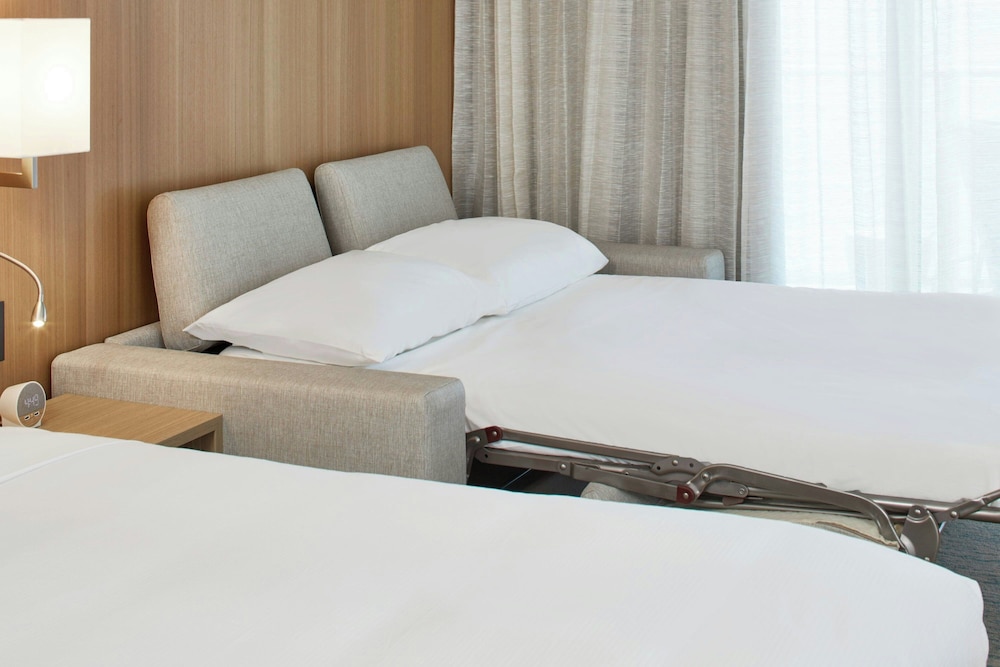 AC Hotel by Marriott Fort Lauderdale Beach — Hotel rooms in Fort Lauderdale, Florida