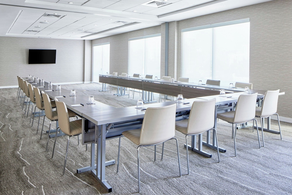 AC Hotel by Marriott Fort Lauderdale Beach — Hotel building in Fort Lauderdale, Florida