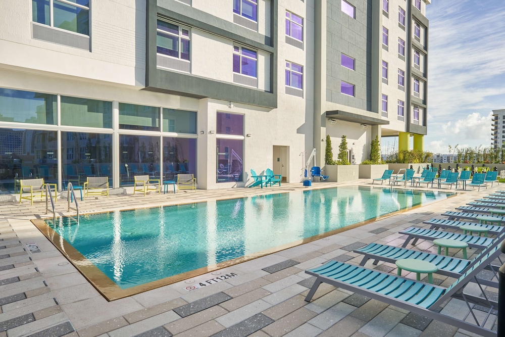 Home2 Suites by Hilton Ft. Lauderdale Downtown, FL — Swimming pool in Fort Lauderdale, Florida