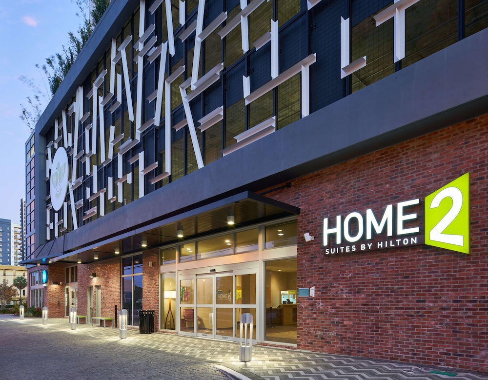 Home2 Suites by Hilton Ft. Lauderdale Downtown, FL — Hotel building in Fort Lauderdale, Florida