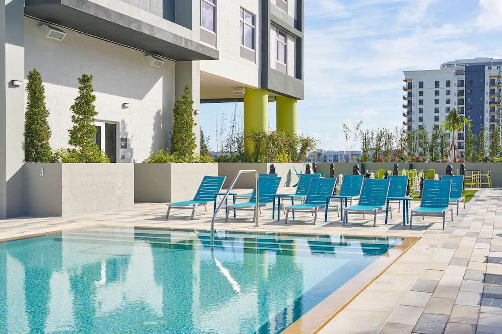 Home2 Suites by Hilton Ft. Lauderdale Downtown, FL — Swimming pool in Fort Lauderdale, Florida