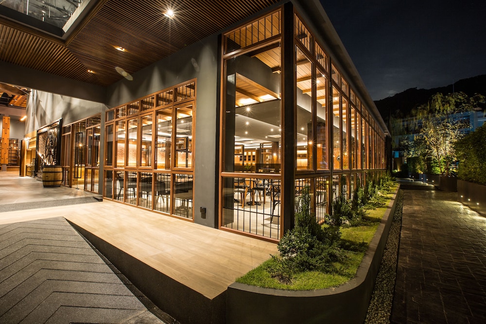 Aurico Kata Resort & Spa — Restaurant & bars in Karon, Phuket Province
