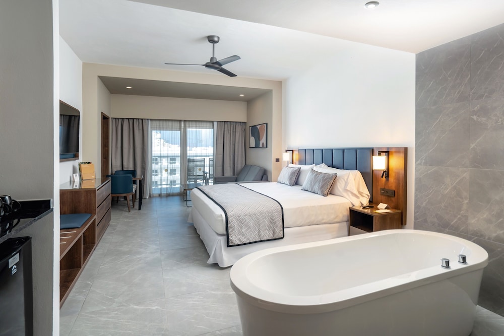 Hotel Riu Palace Kukulkan - Adults Only - All Inclusive — Hotel rooms in Cancun, Quintana Roo