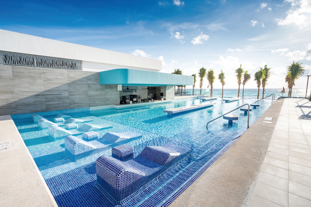 Hotel Riu Palace Kukulkan - Adults Only - All Inclusive — Swimming pool in Cancun, Quintana Roo