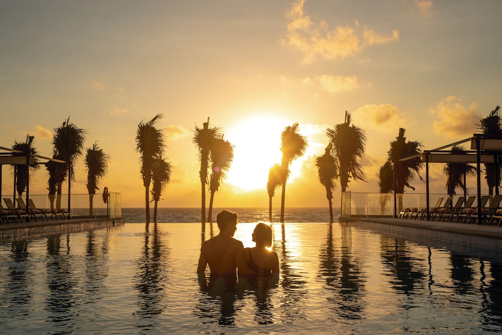 Hotel Riu Palace Kukulkan - Adults Only - All Inclusive — Swimming pool in Cancun, Quintana Roo