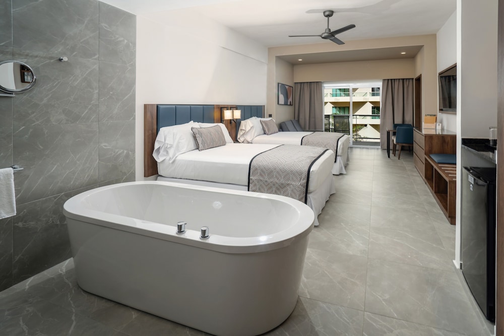 Hotel Riu Palace Kukulkan - Adults Only - All Inclusive — Hotel rooms in Cancun, Quintana Roo