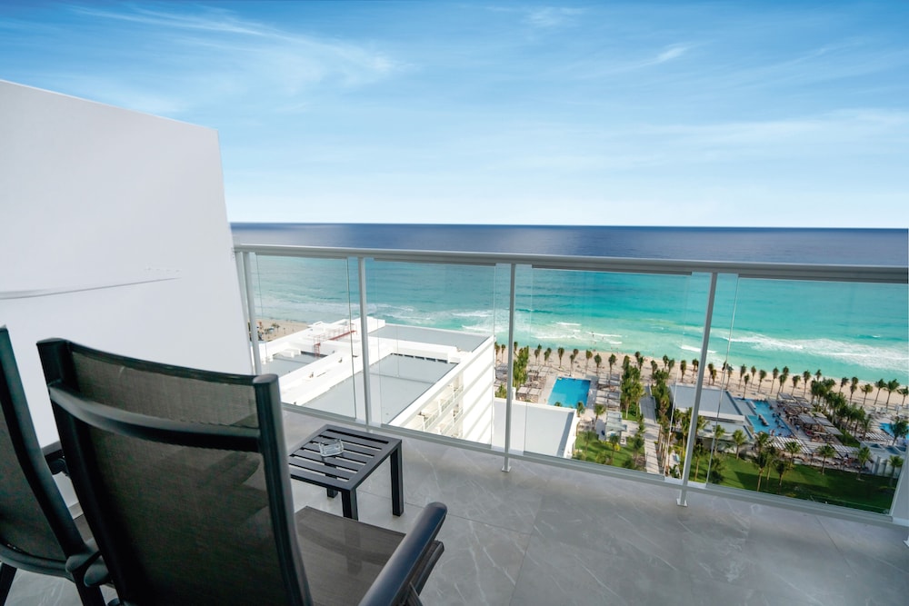 Hotel Riu Palace Kukulkan - Adults Only - All Inclusive — Hotel rooms in Cancun, Quintana Roo