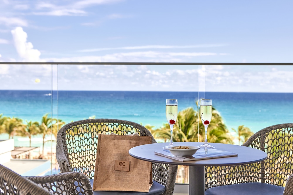 Hotel Riu Palace Kukulkan - Adults Only - All Inclusive — Beach in Cancun, Quintana Roo