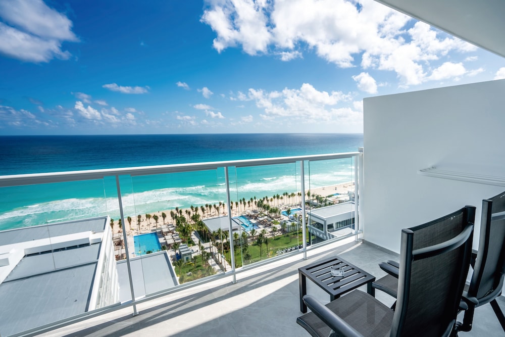 Hotel Riu Palace Kukulkan - Adults Only - All Inclusive — Hotel rooms in Cancun, Quintana Roo