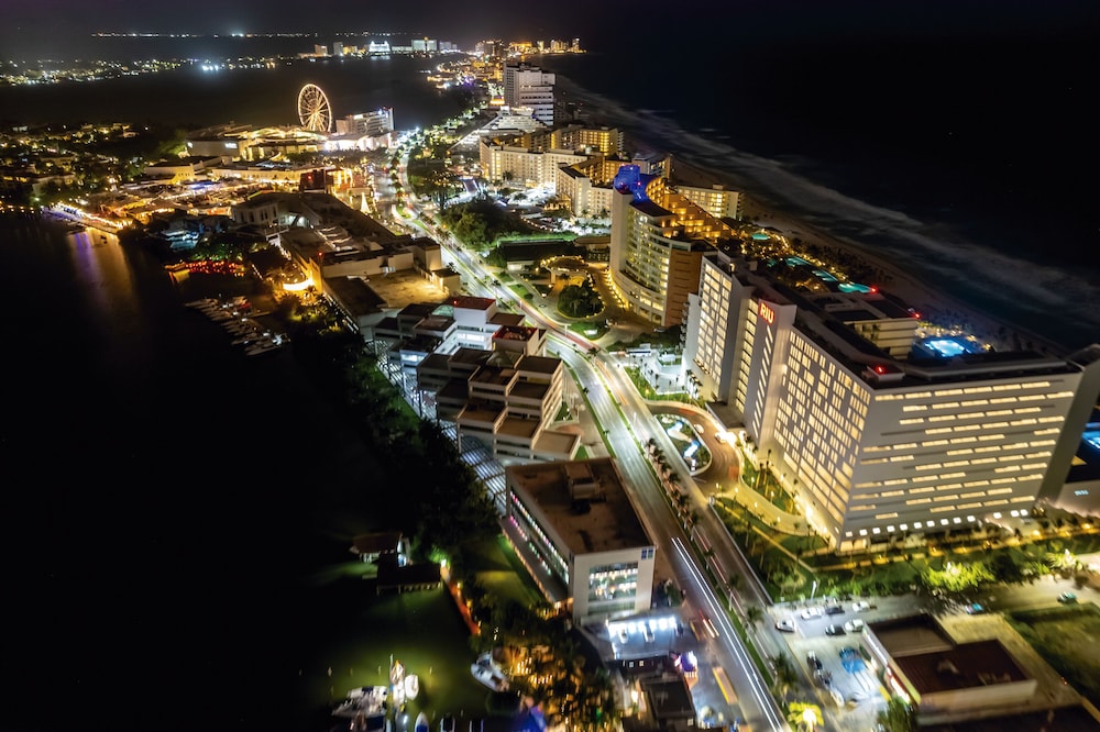 Hotel Riu Palace Kukulkan - Adults Only - All Inclusive — Attractions in the area in Cancun, Quintana Roo