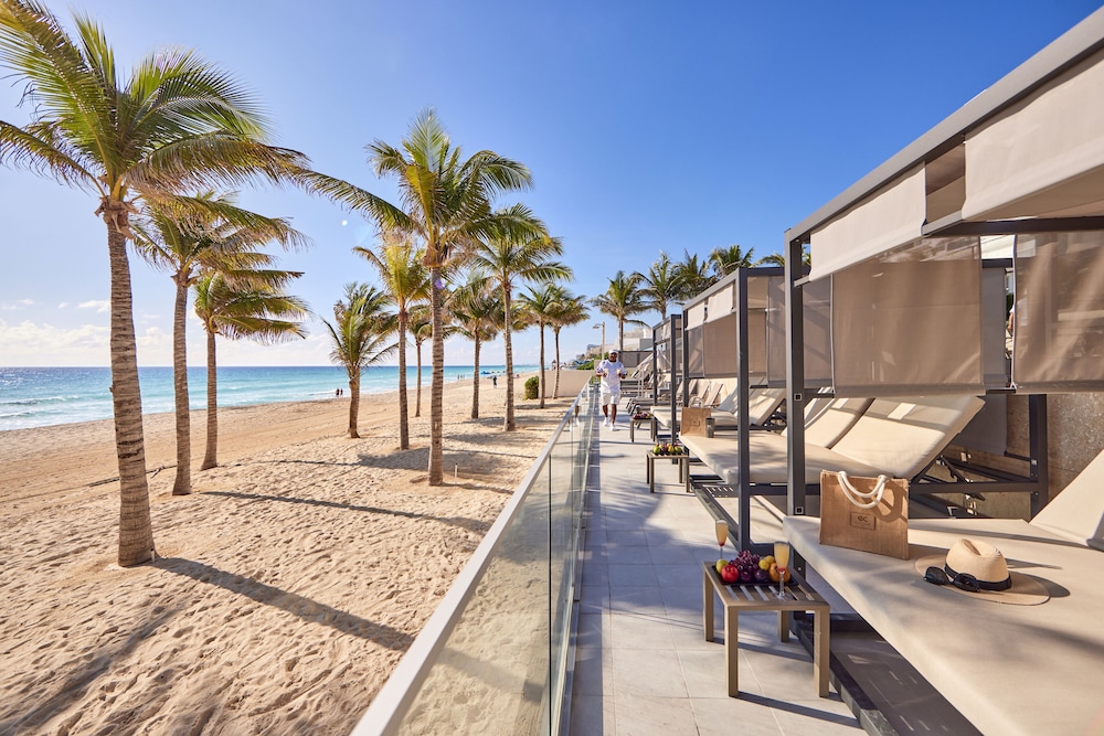 Hotel Riu Palace Kukulkan - Adults Only - All Inclusive — Beach in Cancun, Quintana Roo