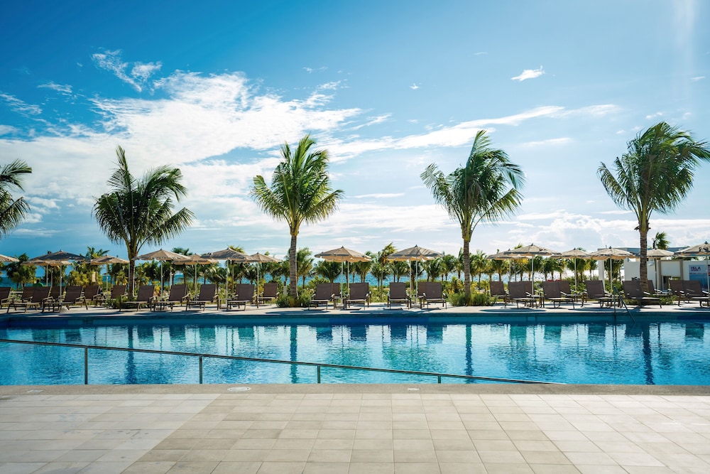 Hotel Riu Latino - Adults Only - All Inclusive — Swimming pool in Playa Mujeres, Quintana Roo