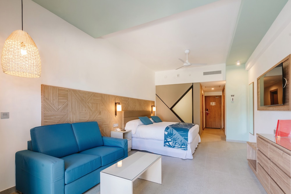 Hotel Riu Latino - Adults Only - All Inclusive — Hotel rooms in Playa Mujeres, Quintana Roo