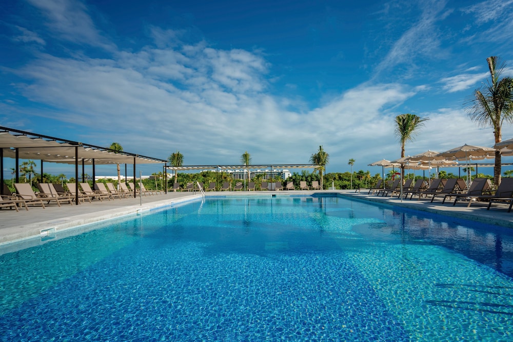 Hotel Riu Latino - Adults Only - All Inclusive — Swimming pool in Playa Mujeres, Quintana Roo