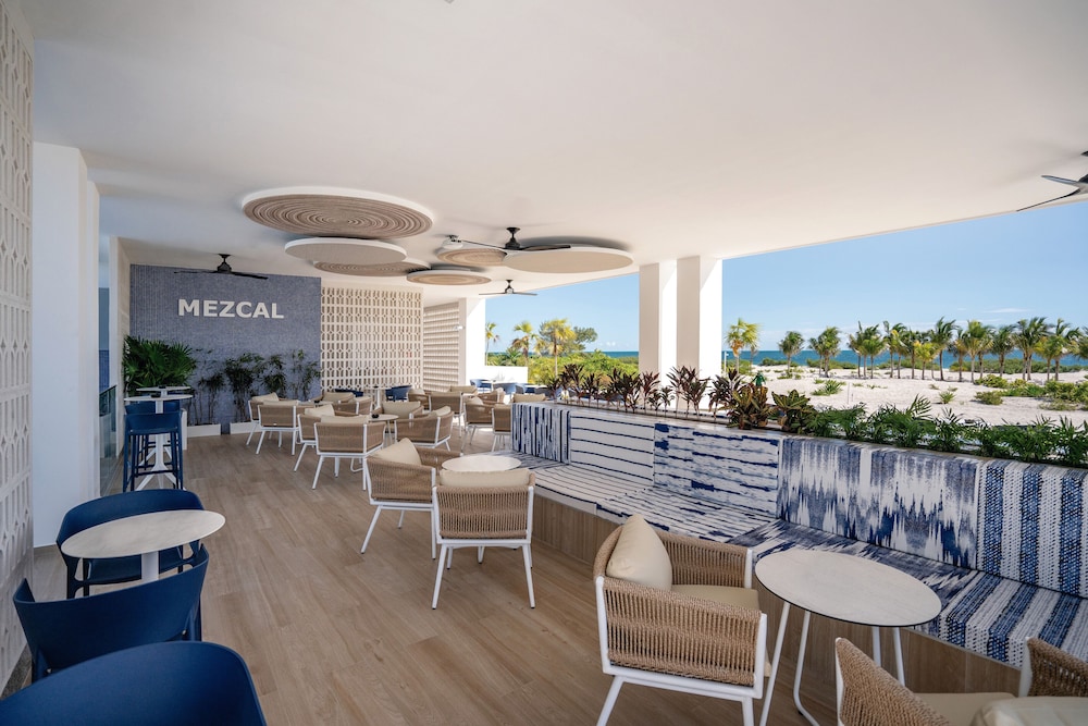 Hotel Riu Latino - Adults Only - All Inclusive — Restaurant & bars in Playa Mujeres, Quintana Roo