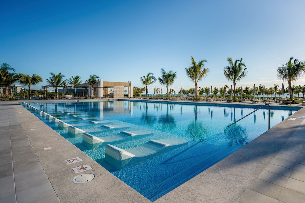 Hotel Riu Latino - Adults Only - All Inclusive — Swimming pool in Playa Mujeres, Quintana Roo