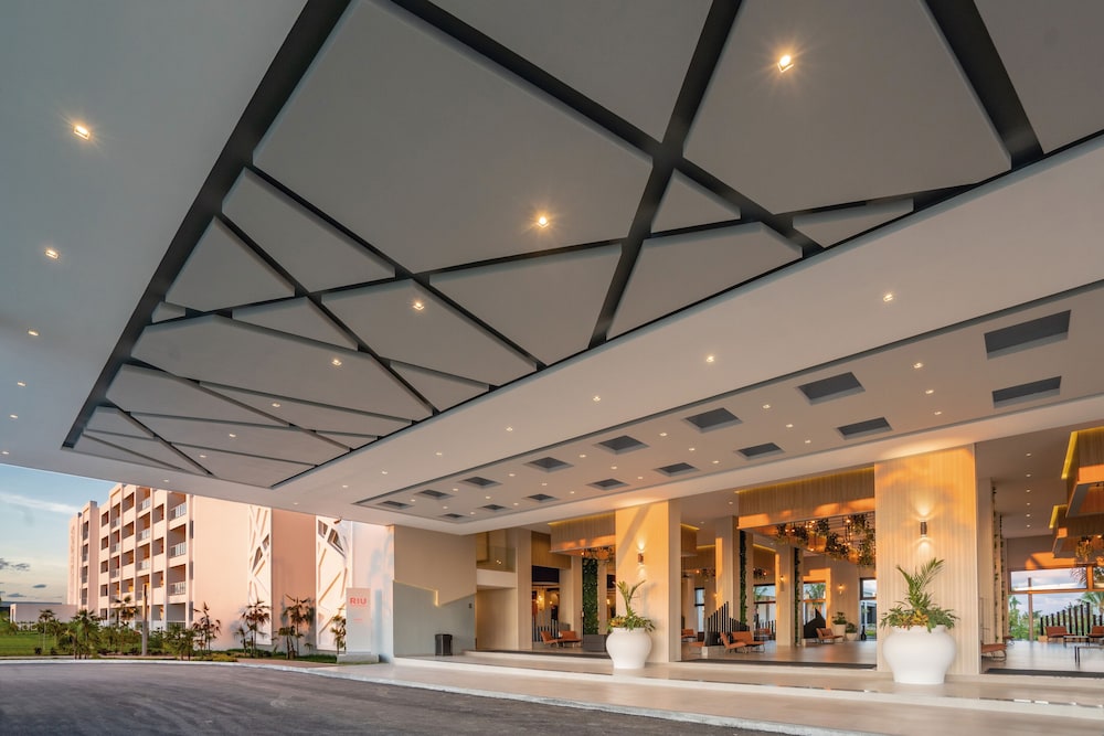 Hotel Riu Latino - Adults Only - All Inclusive — Hotel building in Playa Mujeres, Quintana Roo
