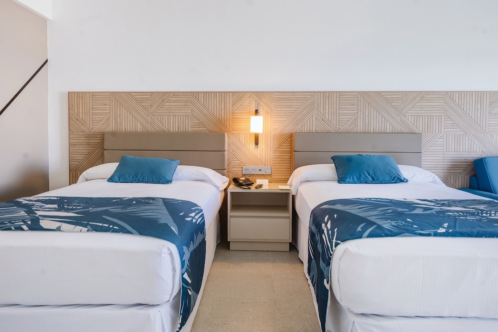 Hotel Riu Latino - Adults Only - All Inclusive — Hotel rooms in Playa Mujeres, Quintana Roo