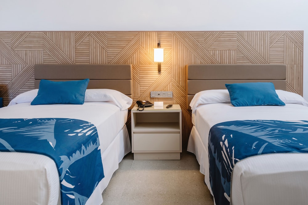 Hotel Riu Latino - Adults Only - All Inclusive — Hotel rooms in Playa Mujeres, Quintana Roo