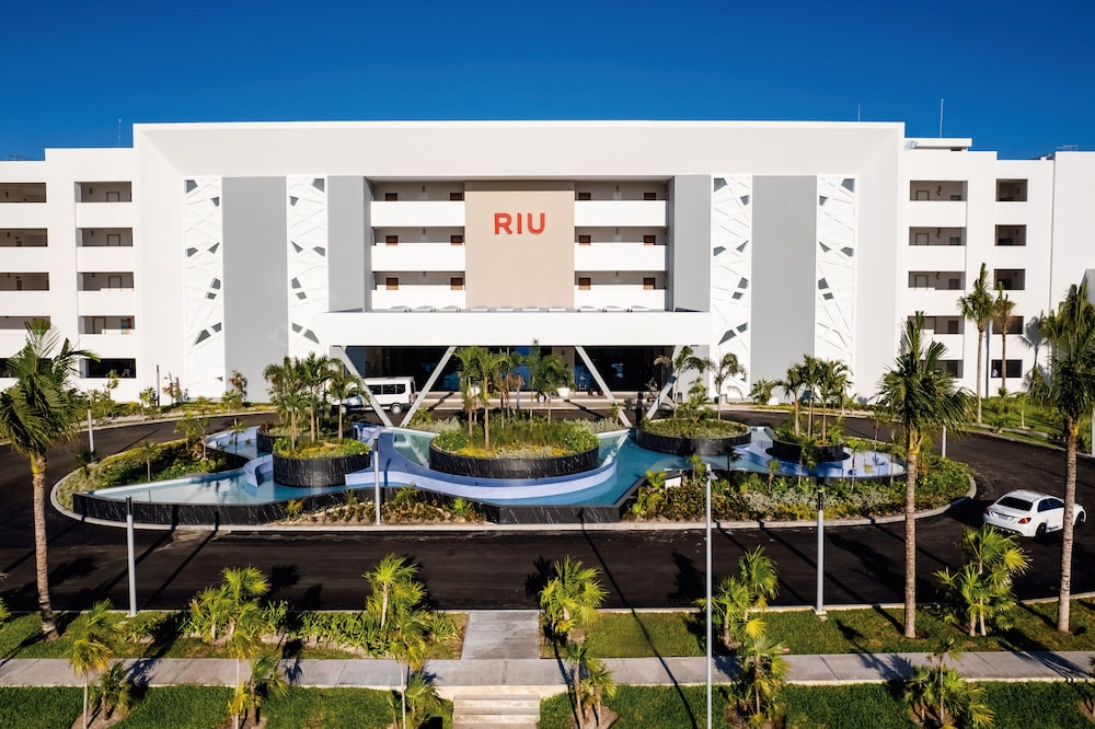 Hotel Riu Latino - Adults Only - All Inclusive — Hotel building in Playa Mujeres, Quintana Roo
