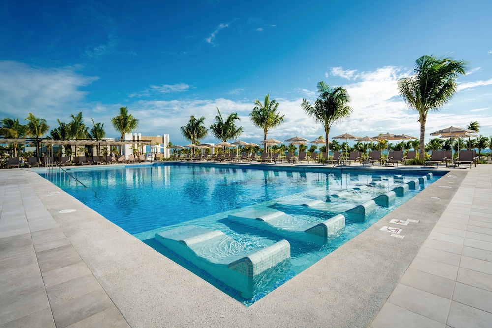 Hotel Riu Latino - Adults Only - All Inclusive — Swimming pool in Playa Mujeres, Quintana Roo