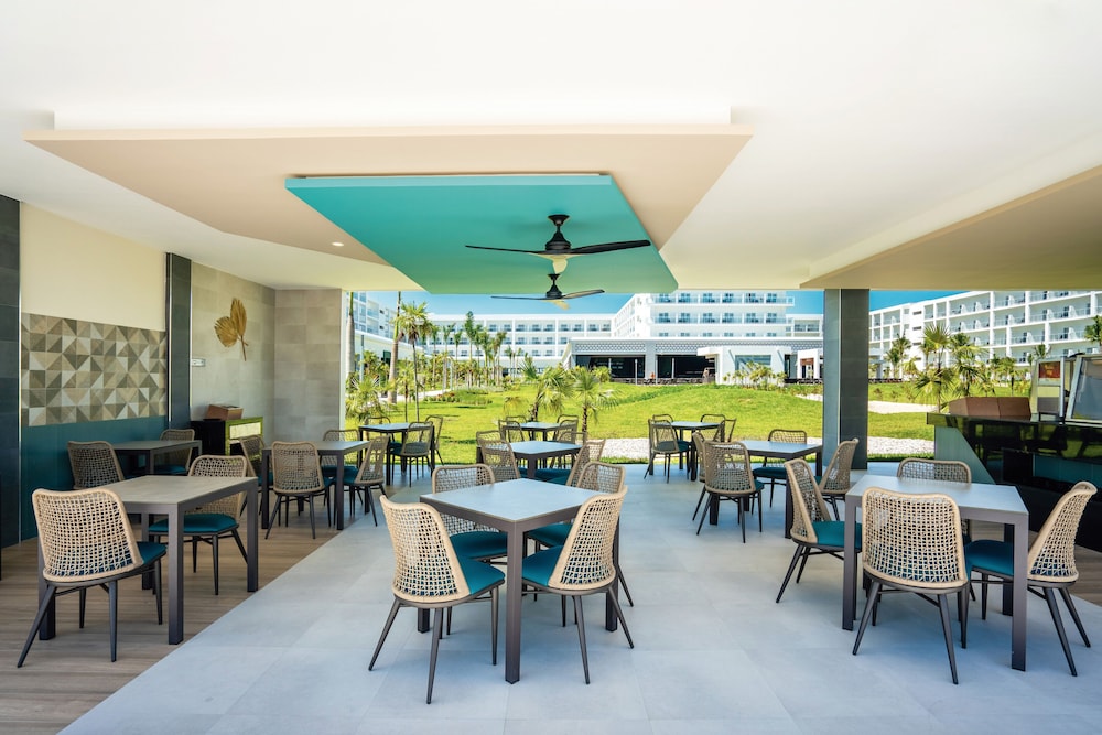 Hotel Riu Latino - Adults Only - All Inclusive — Restaurant & bars in Playa Mujeres, Quintana Roo