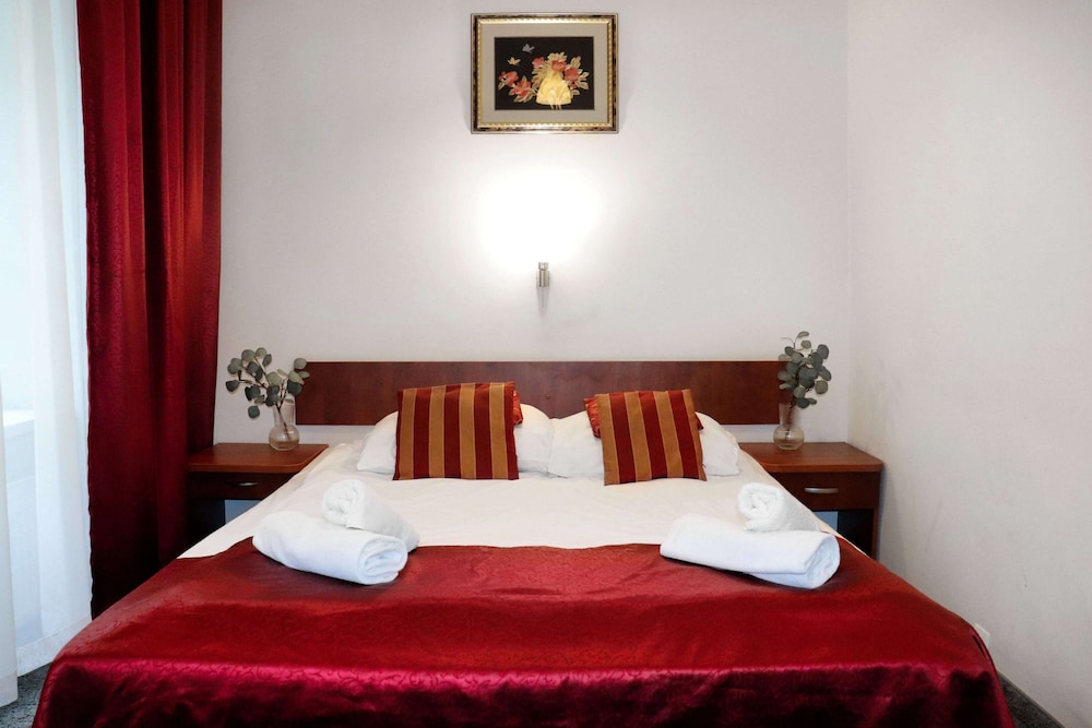 Lothus Hotel — Hotel rooms in Wroclaw, Lower Silesia