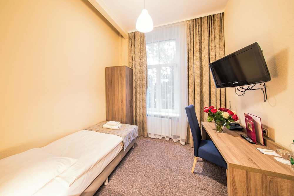 Lothus Hotel — Hotel rooms in Wroclaw, Lower Silesia