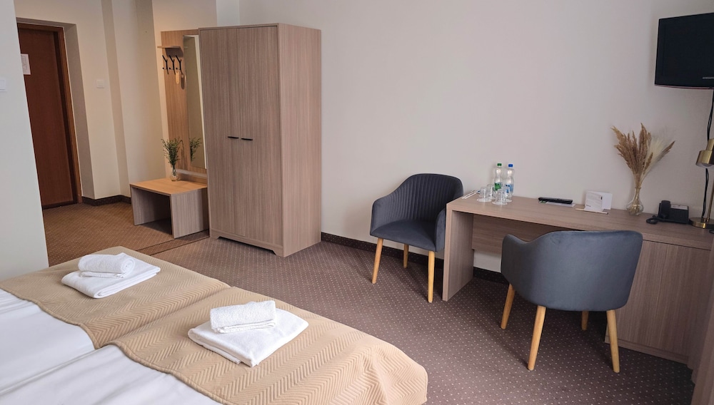 Lothus Hotel — Hotel rooms in Wroclaw, Lower Silesia