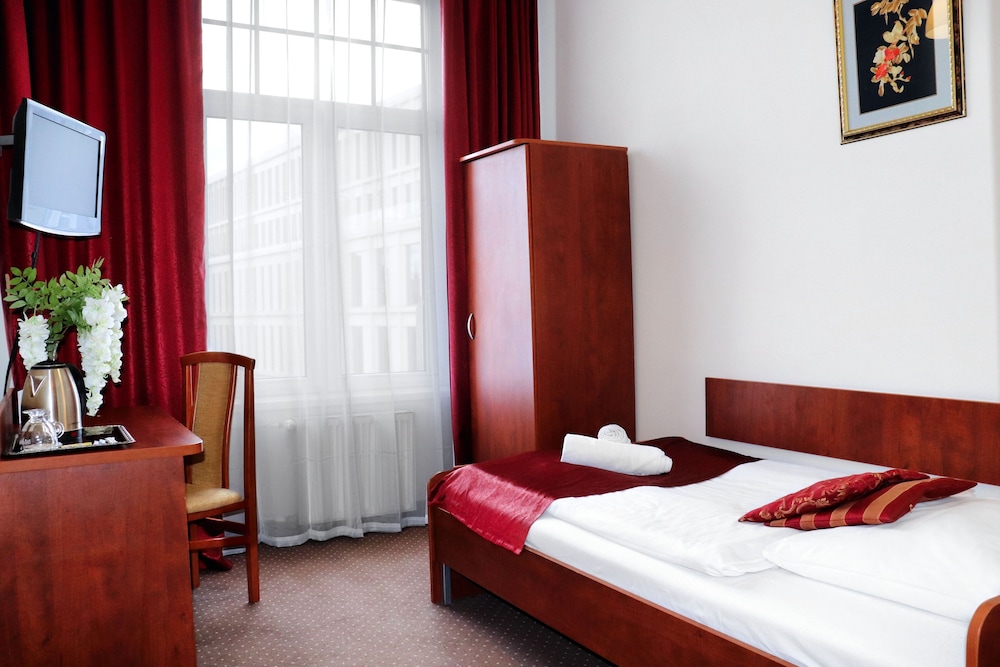 Lothus Hotel — Hotel rooms in Wroclaw, Lower Silesia