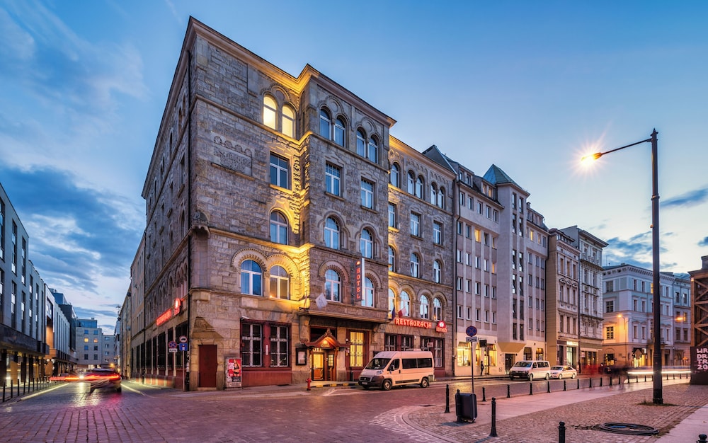 Lothus Hotel — Hotel building in Wroclaw, Lower Silesia
