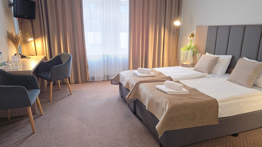 Lothus Hotel — Hotel rooms in Wroclaw, Lower Silesia
