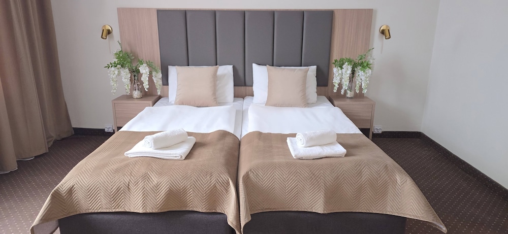 Lothus Hotel — Hotel rooms in Wroclaw, Lower Silesia