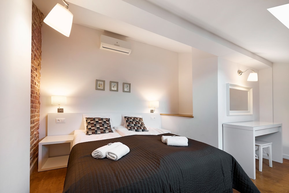 Gołębia 8 Residence — Hotel rooms in Krakow, Lesser Poland