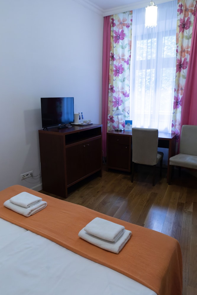 Gołębia 8 Residence — Hotel rooms in Krakow, Lesser Poland