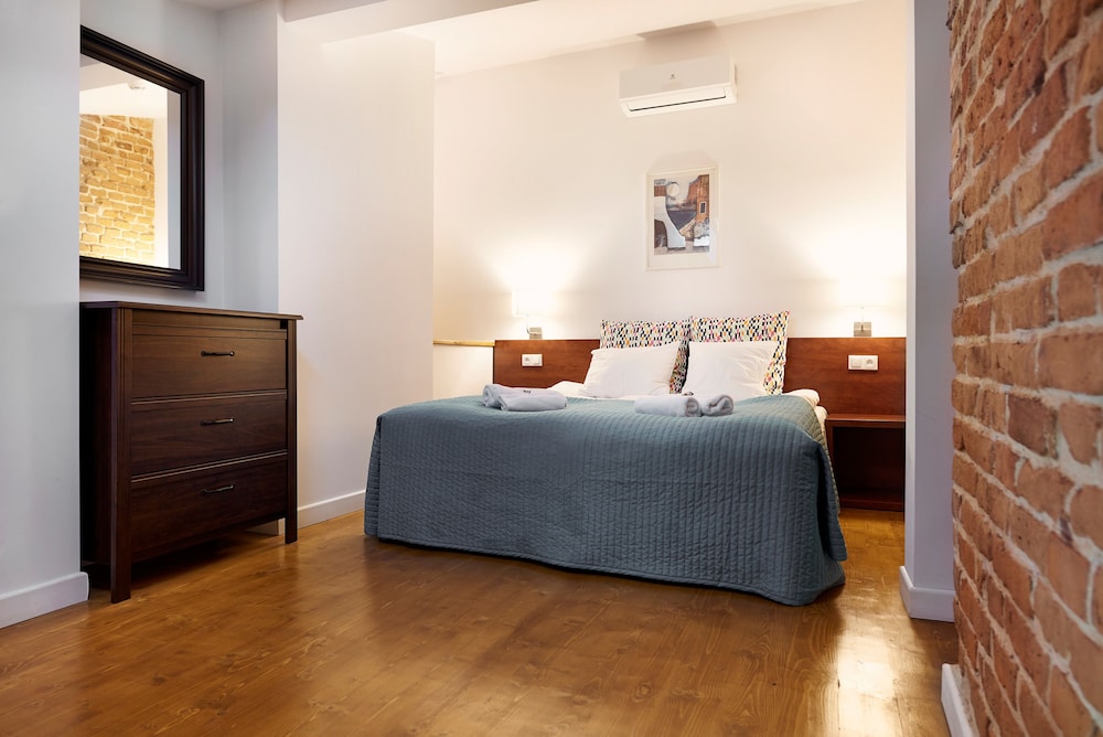 Gołębia 8 Residence — Hotel rooms in Krakow, Lesser Poland
